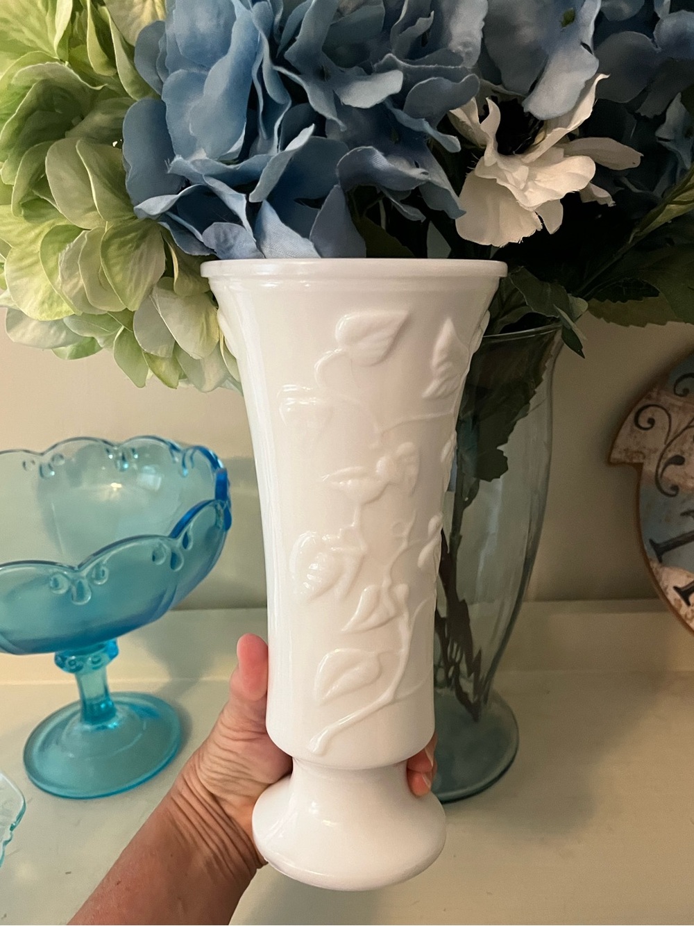 Classic White Embossed Milk Glass Vase Ivy Leaf Pattern - Picture 4 of 15